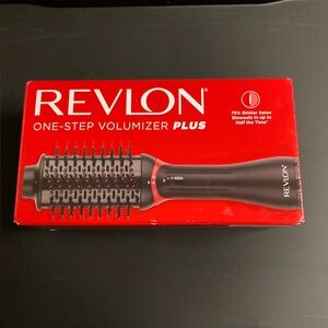 Revlon Volumizer Plus in Black and Red